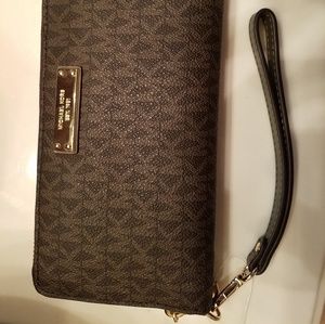 NWT Michael Kors Wristlet Wallet